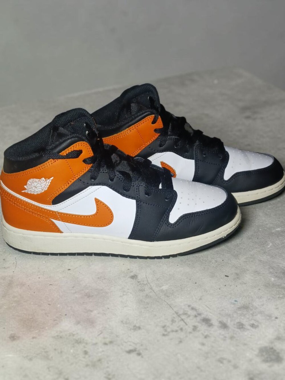 Nike Air Jordan 1 Mid GS Black White Orange Sneakers Size 6.5Y-8W